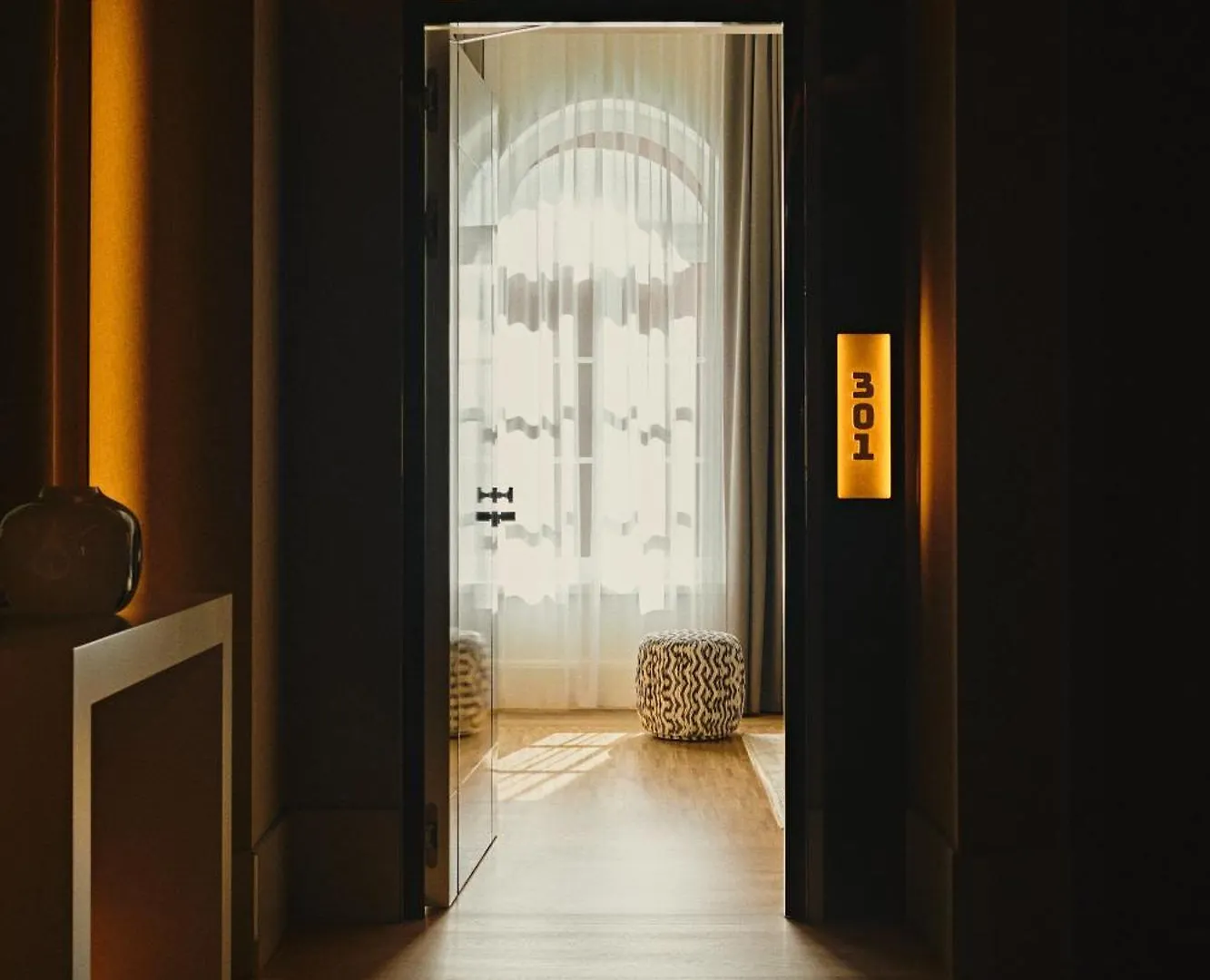Hotel Blow Up Hall Познань