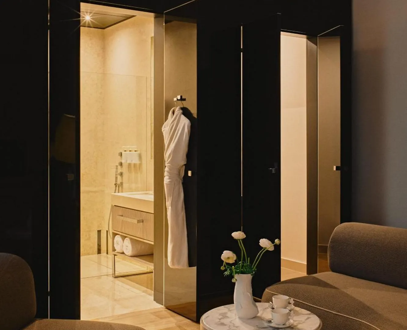 Hotel Blow Up Hall Познань